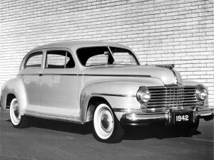 Dodge Deluxe Sedan 1942 года